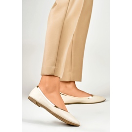 Ballerines beiges pour femme avec une addition dorée 3