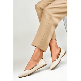 Ballerines beiges pour femme avec une addition dorée 4