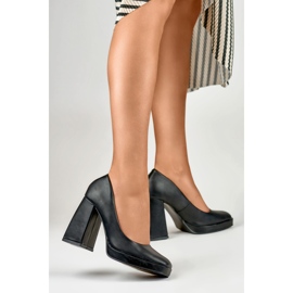 Escarpins noirs sur un talon haut large le noir 5