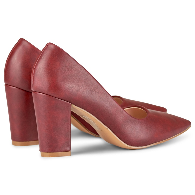 Escarpins bordeaux sur un talon confortable rouge 1