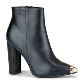 Bottes noires pour dames avec une pointe décorative le noir 5