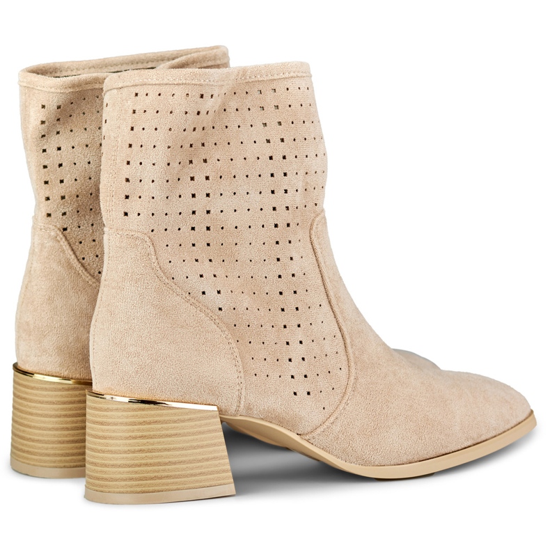 Bottes pour femmes beige clair ajourées sur un petit talon 1