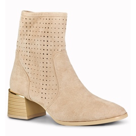 Bottes pour femmes beige clair ajourées sur un petit talon 5