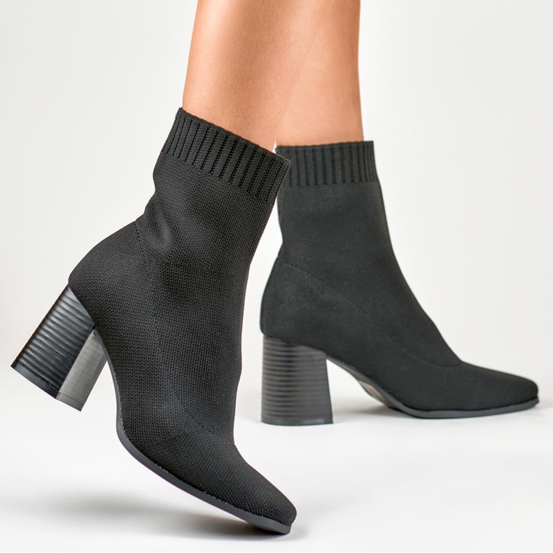 Bottines femme noires ajustées élastiques 1