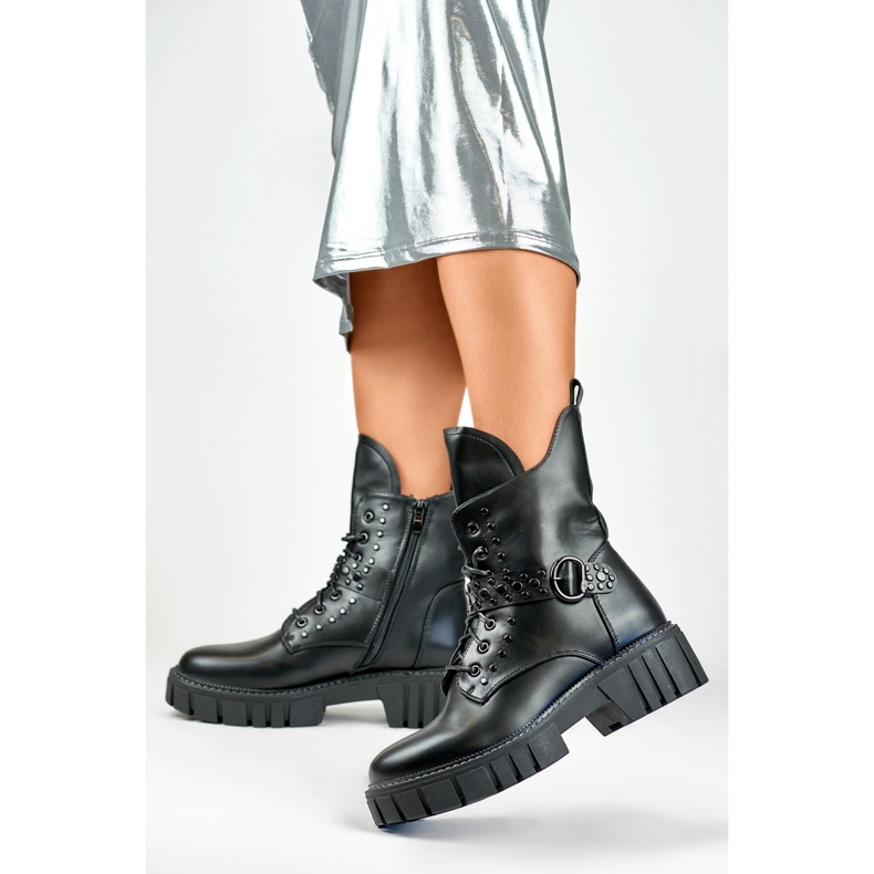 Bottines rock femme à boucle décorative noir 1