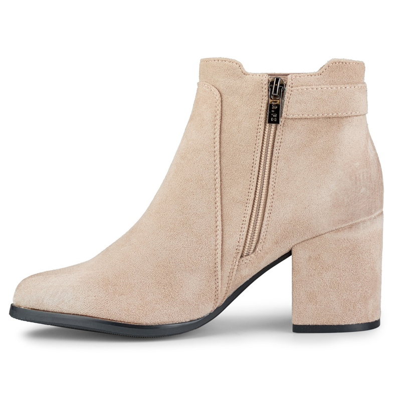 Bottines femme beige clair à boucle 1