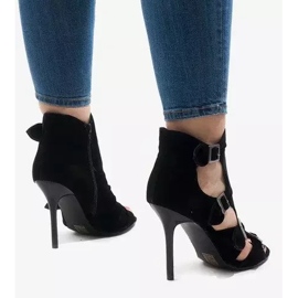 Sandales noires sur un talon haut en daim GH048 le noir 3