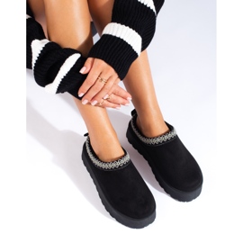 Chaussons en daim noir de Shelovet le noir 2