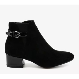 Bottes noires avec un petit post de Brizaris le noir 3
