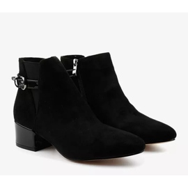 Bottes noires avec un petit post de Brizaris le noir 4