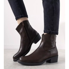 Bottes marron classiques pour femmes de Malika brun 2