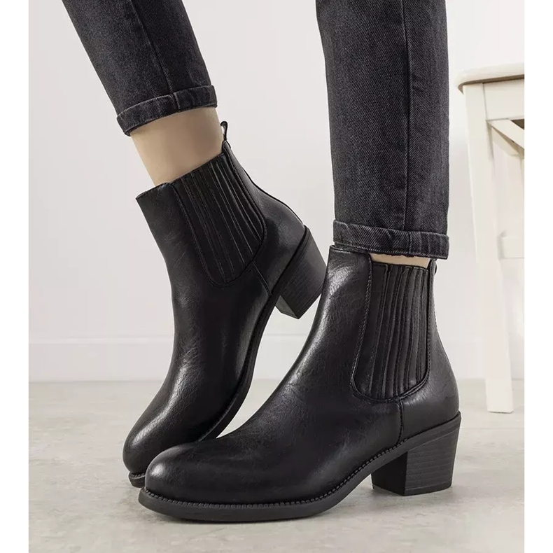 Bottines noires à enfiler sur le poteau Pena 2