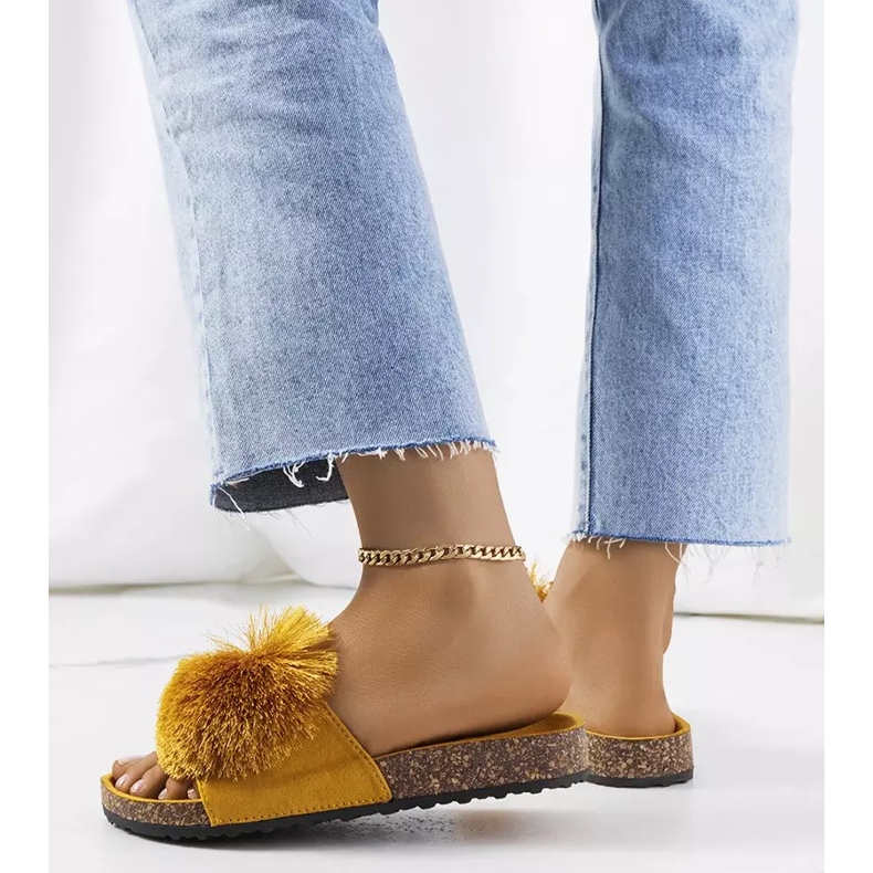 Tongs jaunes sur la semelle en liège Rett 1