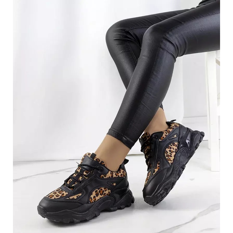 Baskets Akron noires 2