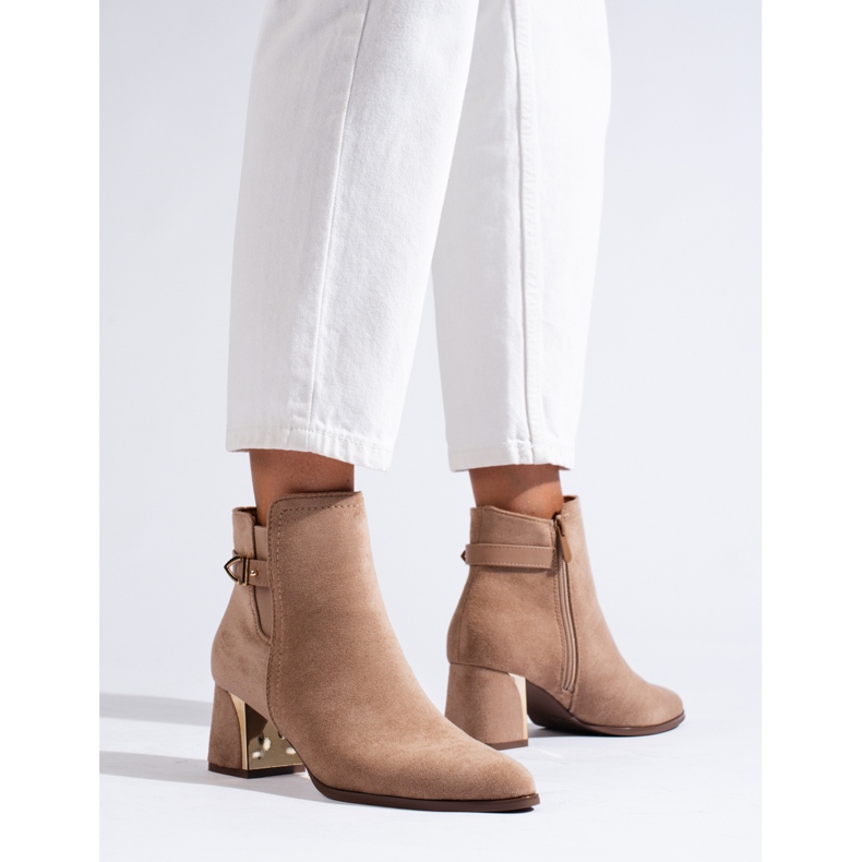 Bottes en daim beiges pour femmes de Shelovet 1