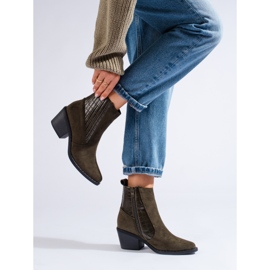 Bottes marron élégantes pour femmes sur le poste Shelovet brun 1 Bottes marron élégantes pour femmes sur le poste Shelovet brun 1