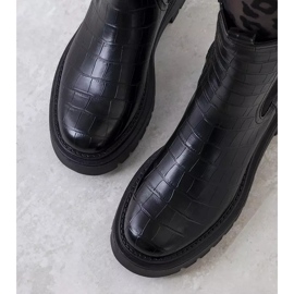 PA1 Bottes noires sur la plateforme Timaru 2