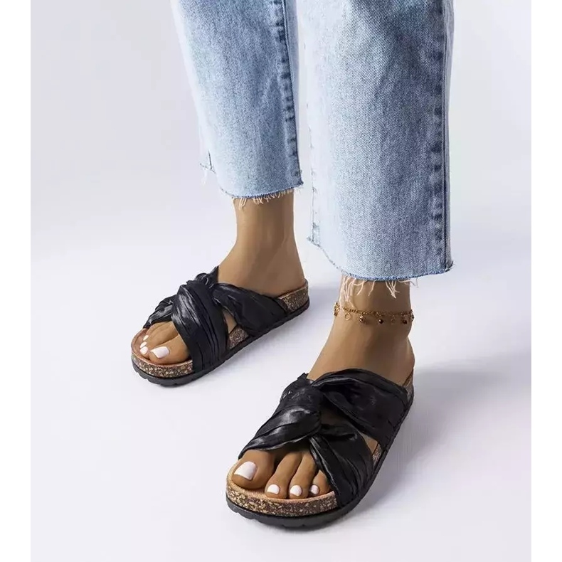 BM Toboggans noirs décorés de matière Fresne 1