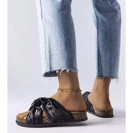 BM Toboggans noirs décorés de matière Fresne 2