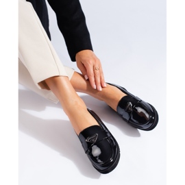 Chaussures compensées basses noires vernies de Shelovet le noir 1