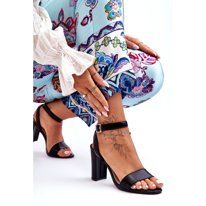 Sandales classiques pour femmes à talon noir 2