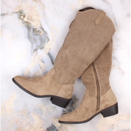 Bottines femme en daim isolées beiges Jezzi RMR2353-4 1