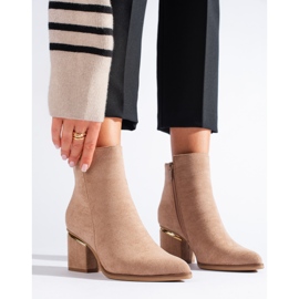 Bottines en daim beiges de Shelovet 2