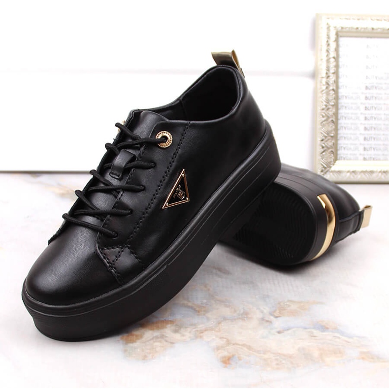 Chaussures pour femmes en cuir sur la plate-forme Filippo noire le noir 1