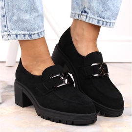 Talons hauts en daim noir avec une chaîne Vinceza 10921 1