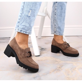Talons hauts en daim marron avec une chaîne Vinceza 10921 brun 7