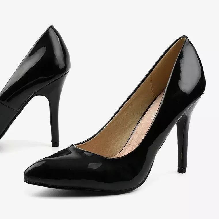 Escarpins noirs sur le talon LEI-02 1