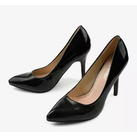 Escarpins noirs sur le talon LEI-02 le noir 2