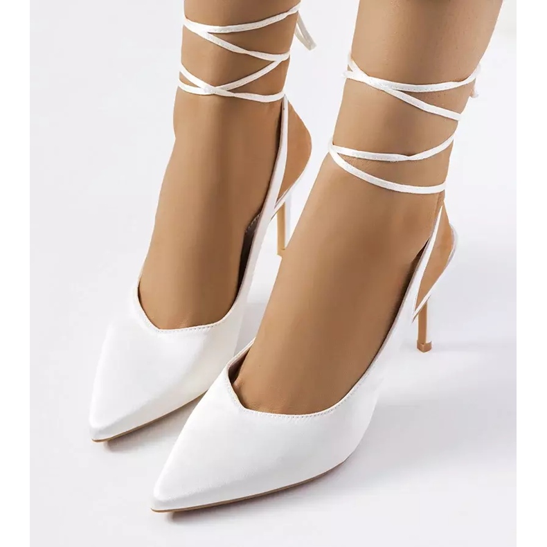 Escarpins beiges avec un lien Anneli 2