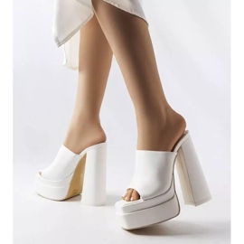 BM Sandales à talons hauts Mercure blanches 1