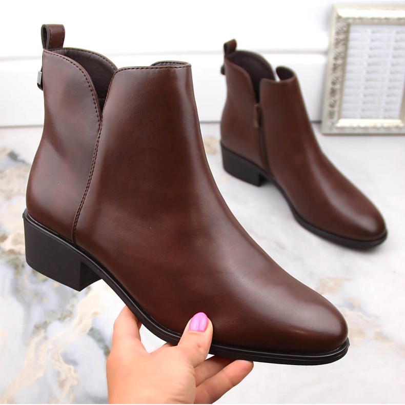 Bottines Chelsea femme, isolées marron, Sergio Leone BT606 brun 1