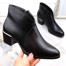 Bottes cowboy isolées à talons hauts pour femme, noires Vinceza 58125 1