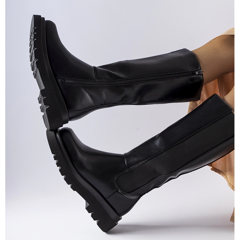 Bottes hautes noires sur la plateforme Clélia 1