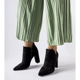 Bottines Cammoro en daim noir 1