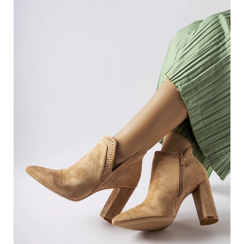 Bottines Cammoro en daim beige 1