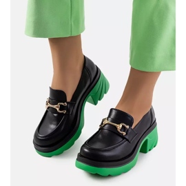 Richelieus noirs sur une semelle Korgal verte le noir 4