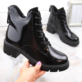 Bottines femme en cuir verni à talon et plateforme, isolées noir Vinceza 16438 le noir 1
