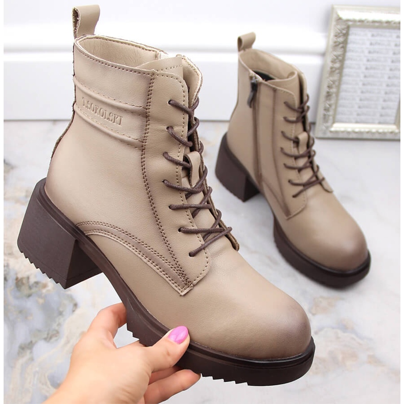 Bottines pour femmes en cuir à talons hauts et plateforme T.Sokolski Z23-44 beige 1