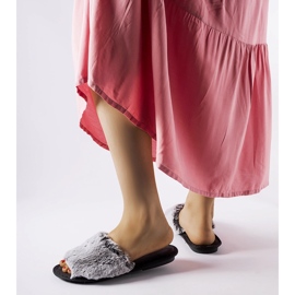 Inblu Chaussons Giacomo noirs avec fourrure grise 1
