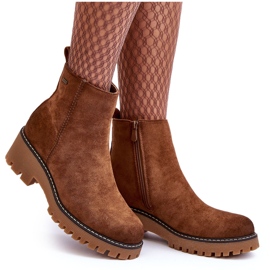 Bottes à talons plats en daim, isolées, marron Neafgi brun 10