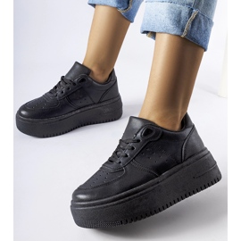 Baskets noires sur la plateforme Kassab le noir 1