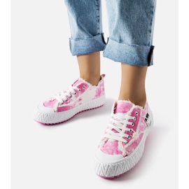 Inna Baskets bleues avec écorchures de Safiy 2