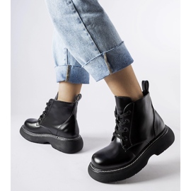 Inna Bottes de travailleurs noires sur une épaisse plateforme Sacco le noir 1 Inna Bottes de travailleurs noires sur une épaisse plateforme Sacco le noir 1