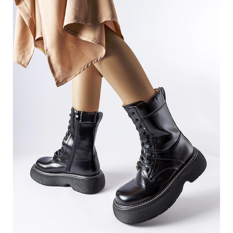 Bottes de travail isolées noires sur la plateforme Davi le noir 1