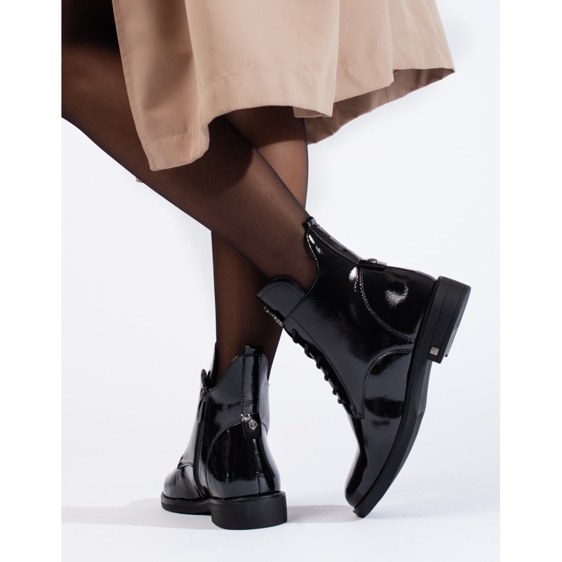 W. Potocki Bottines vernies noires à talon plat par Potocki 1