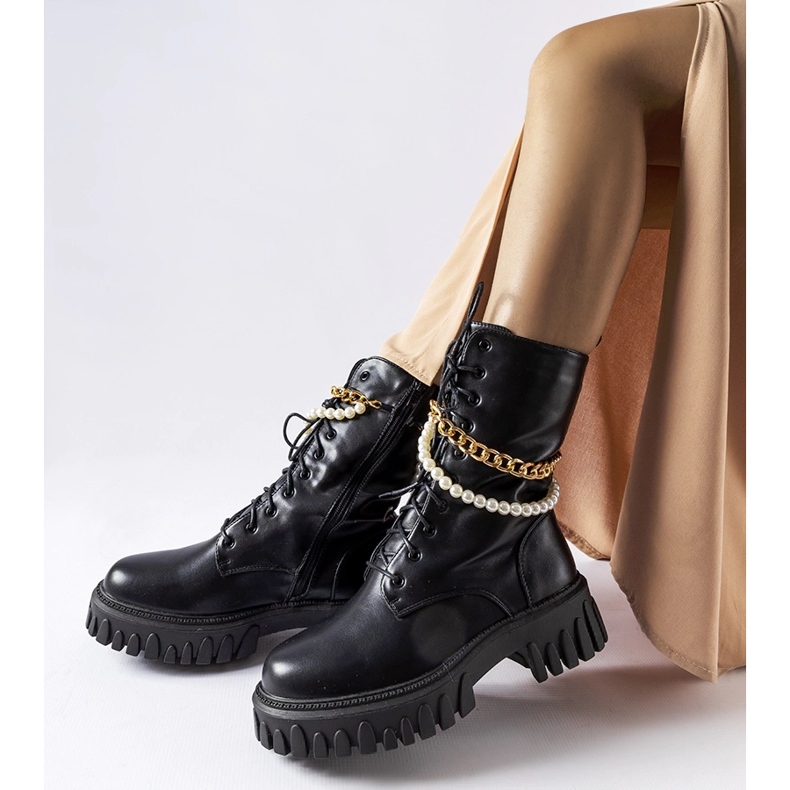Bottines noires avec perles et chaîne Mira 2
